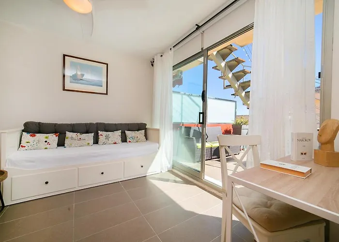 公寓 Homeincalpe Borumbot